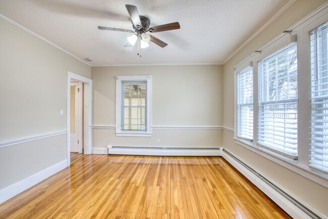 Building Photo - Inviting 3-bedroom, 1.5 bath home nestled in a peaceful and family friendly neighborhood