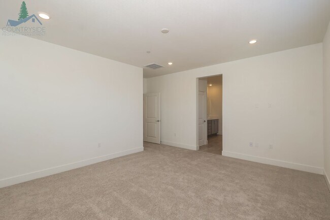 Building Photo - 2824 Wrangell St