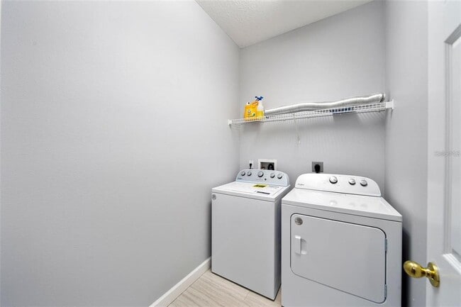 Building Photo - 3434 Bromfield Dr