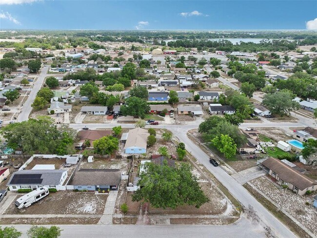 Building Photo - 503 Holt Cir