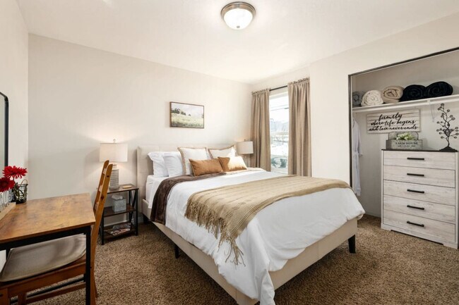 Building Photo - 515 Hawks Blvd