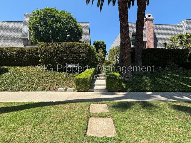 Building Photo - 352 S Orange Grove Blvd