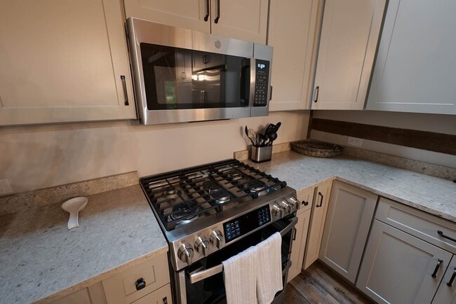 Building Photo - 23 Winter St