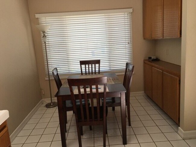 Building Photo - Beautifully Furnished Home For 8 Months in Shadowridge/Vista