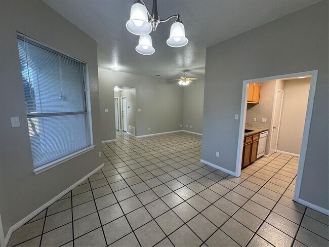 Building Photo - 2914 Whisper Oaks Ln