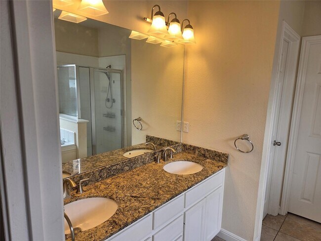 Building Photo - 607 Meadow View Dr