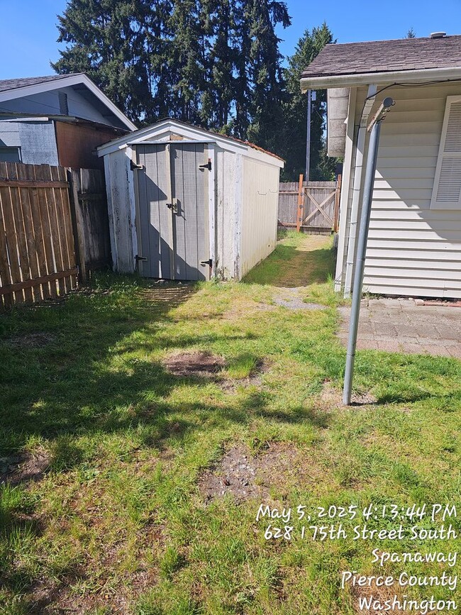 Building Photo - Spanaway rambler home - 3 bedrooms 1 bath,...