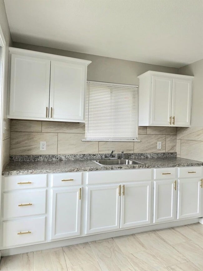 Building Photo - 3839 Mt Pleasant St