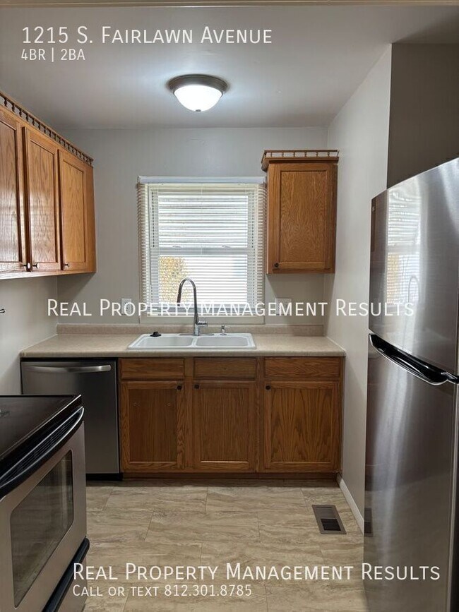 Building Photo - 1215 S Fairlawn Ave