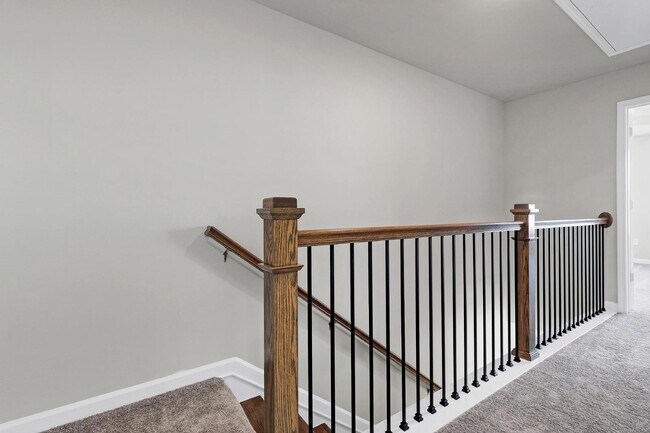 Building Photo - 580 Glen Clova Dr