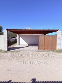 Building Photo - 1412 E 25th St