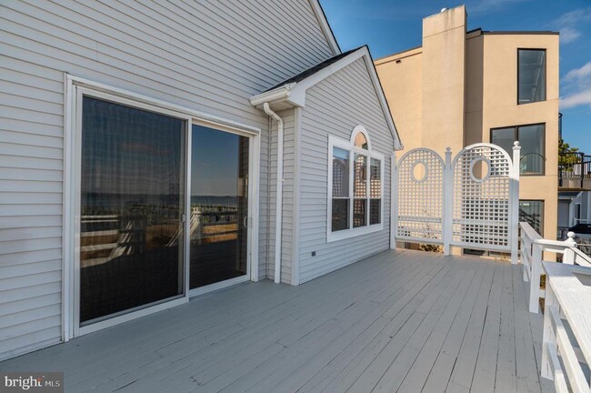 Building Photo - 3563 Narragansett Ave