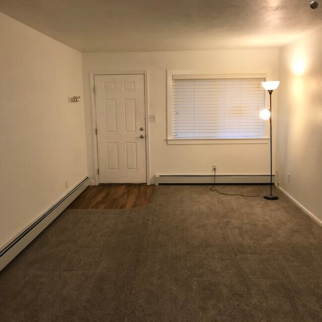 Building Photo - 930 Karluk St