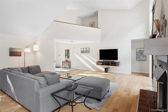 Building Photo - 26 Woodland Way