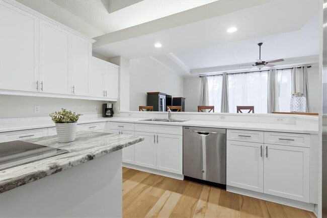 Building Photo - 3409 54th Dr W