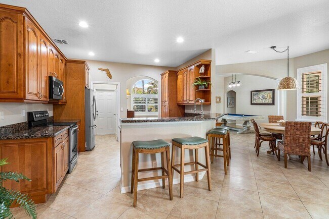 Building Photo - 2999 Dovedale Ct