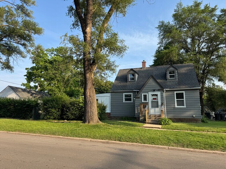 Primary Photo - 420 Ridgeland Ave
