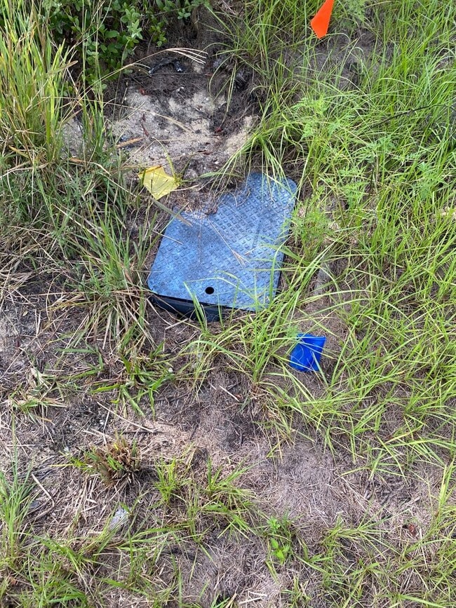 Building Photo - Desirable SW Ocala Neighborhood 3/2/2 **Won't Last**