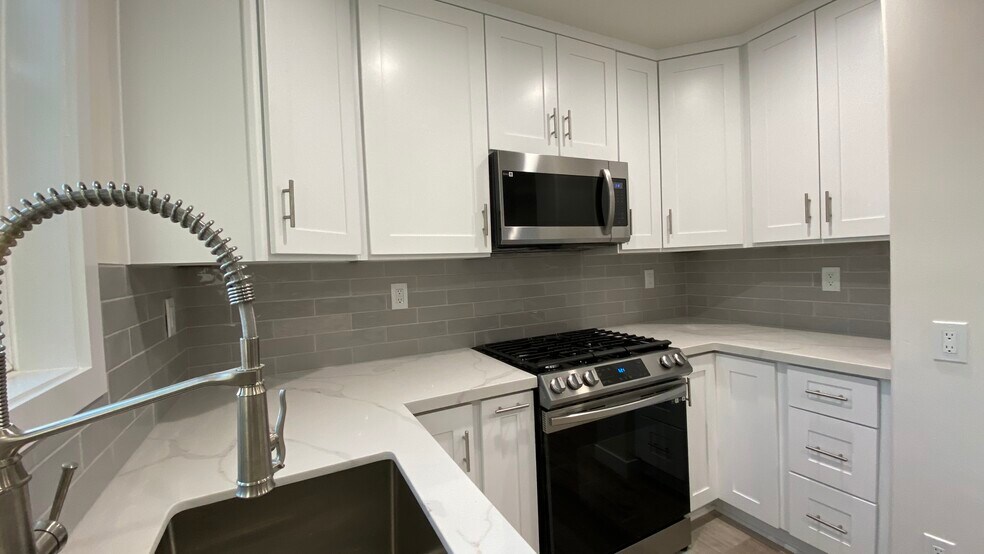 Building Photo - 1542 marine ave