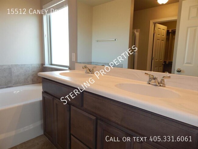 Building Photo - 15512 Caney Dr