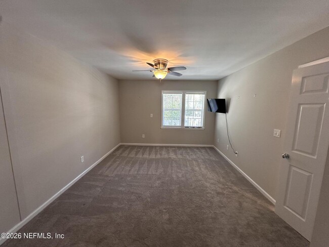 Building Photo - 310 7th St