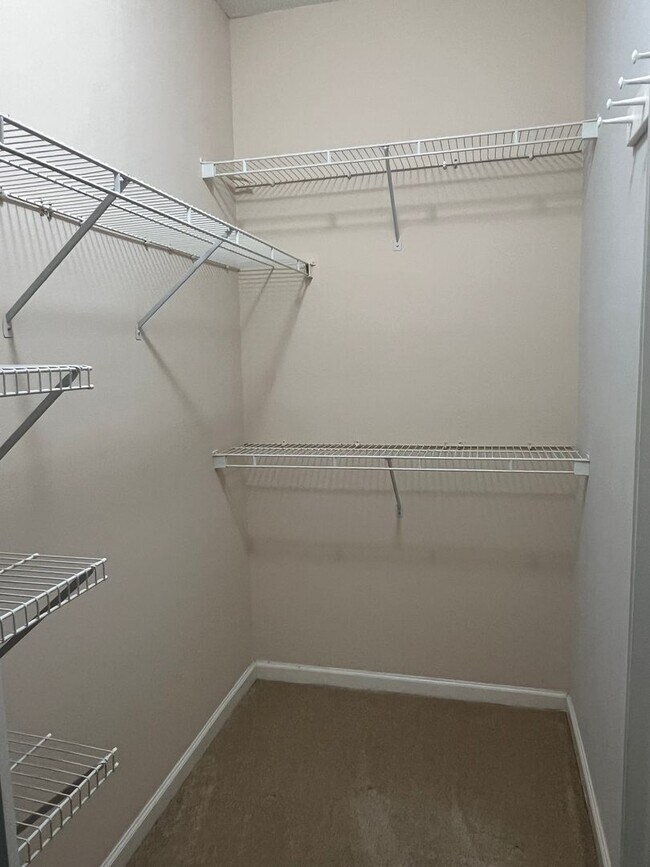 Building Photo - Lovely Condo with Updated Bathrooms and Private View - Summer House