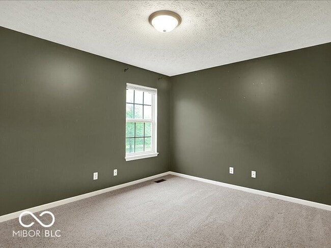 Building Photo - 7133 Silver Lake Dr