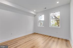 Building Photo - 511 W York St