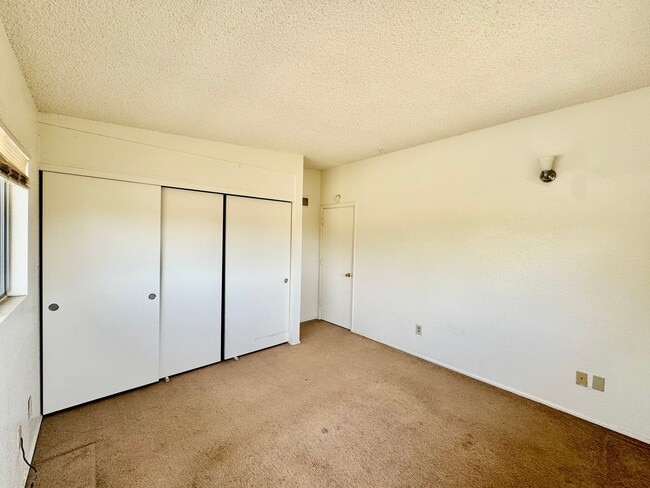Building Photo - Coming Soon! 2 bedroom 1 bath