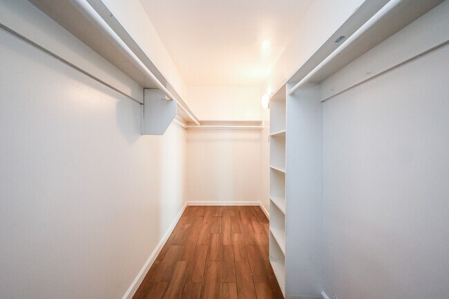 Building Photo - 7510 Shadyvilla Ln