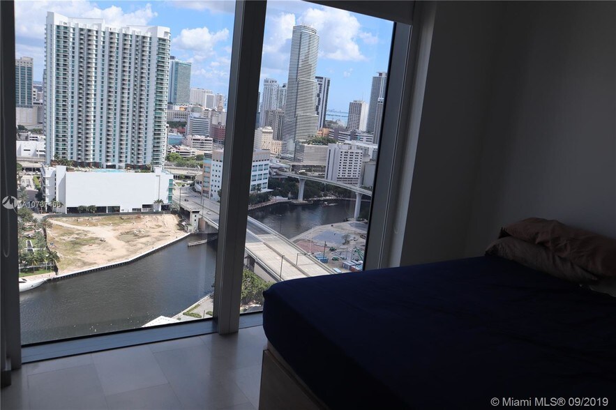 Building Photo - 88 SW 7th St