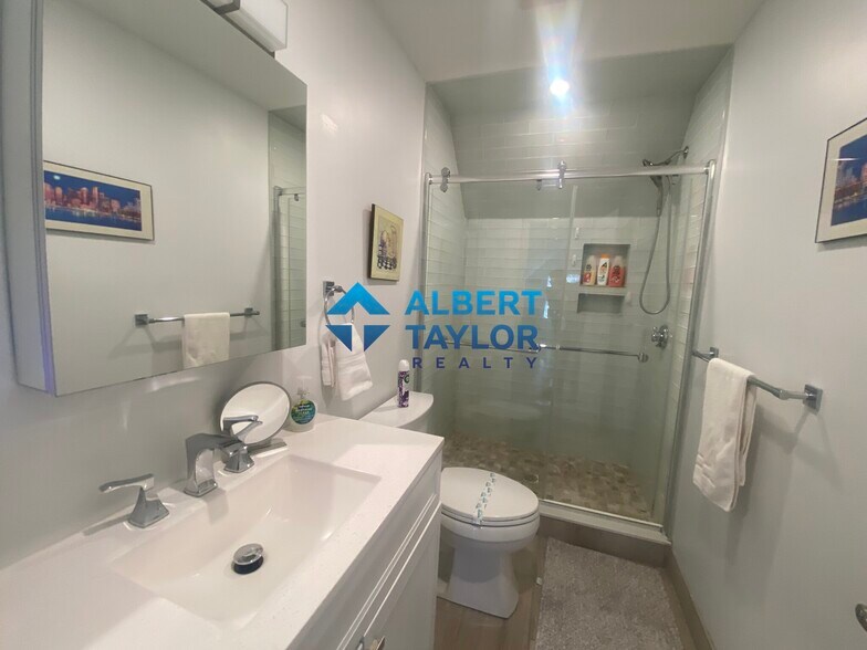 Building Photo - 15 Chiswick Ter