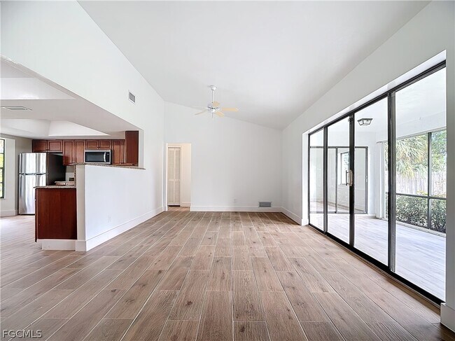 Building Photo - 88 Erie Dr