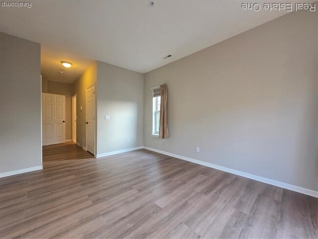 Building Photo - 3091 Camden Dr