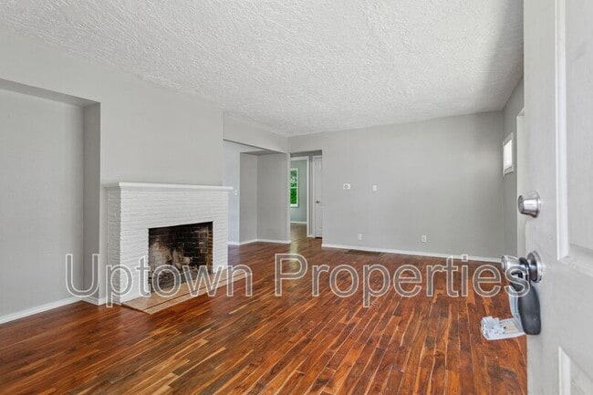 Building Photo - 11551 SW 64th Ave