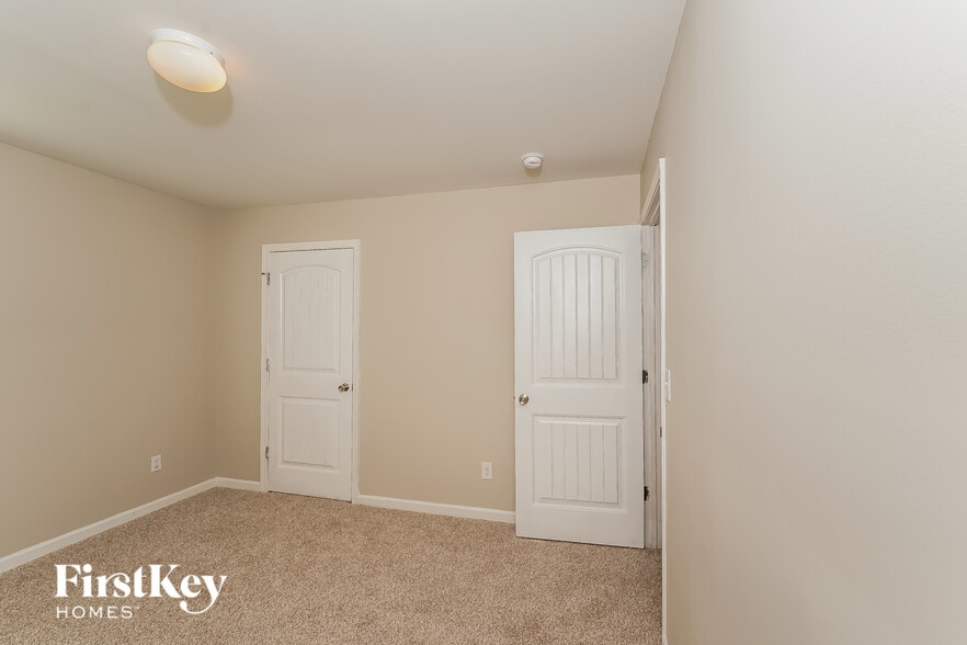 Building Photo - 4668 Deer Foot Path