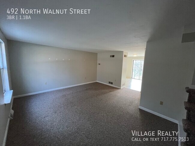 Building Photo - 492 N Walnut St