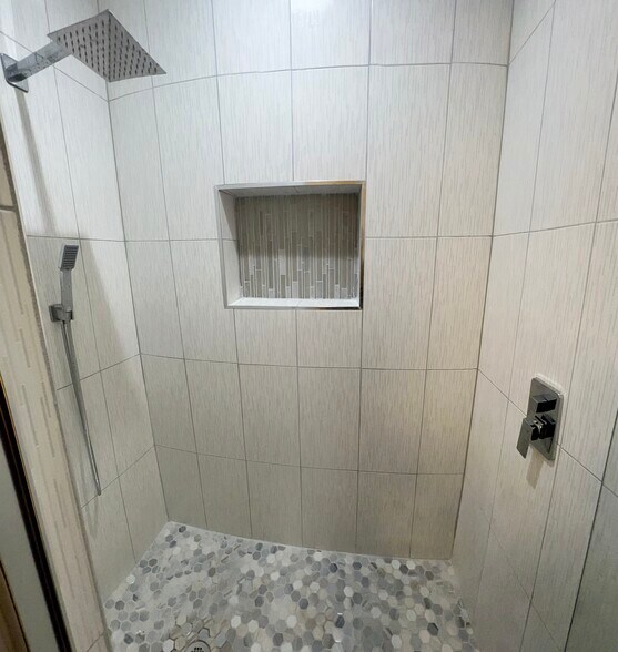 Building Photo - 627 Alligator Dr