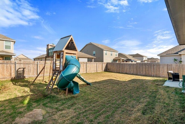 Building Photo - 218 Summit Dr