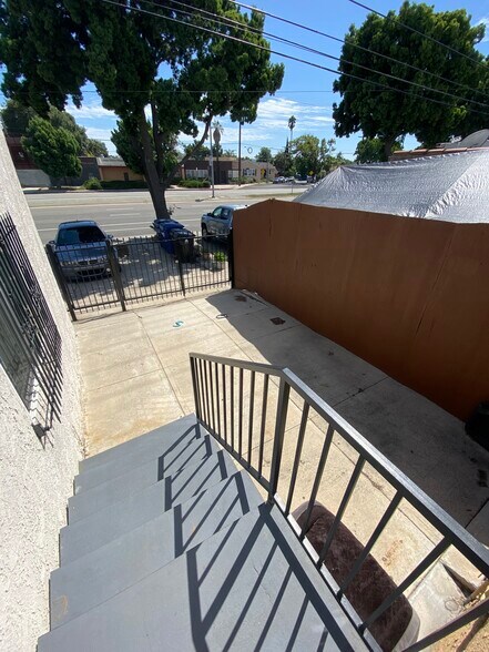 Building Photo - 5825 Venice Blvd