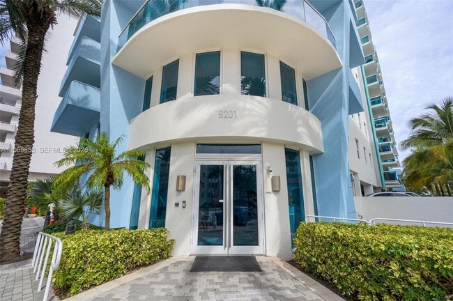Building Photo - 9172 Collins Ave