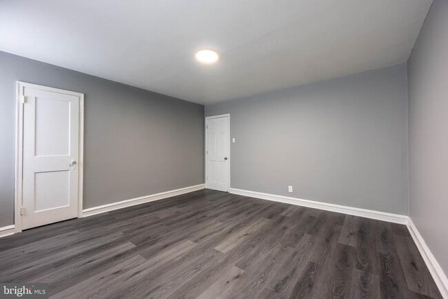 Building Photo - 1150 Devereaux Ave