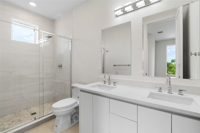 Building Photo - 8205 Parnell St