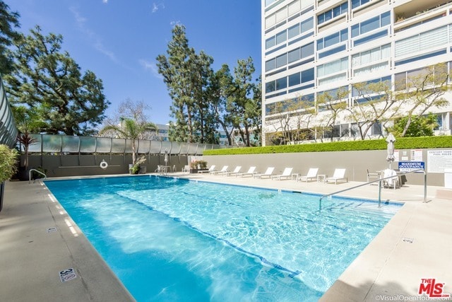 Pool - 2222 Avenue of the Stars