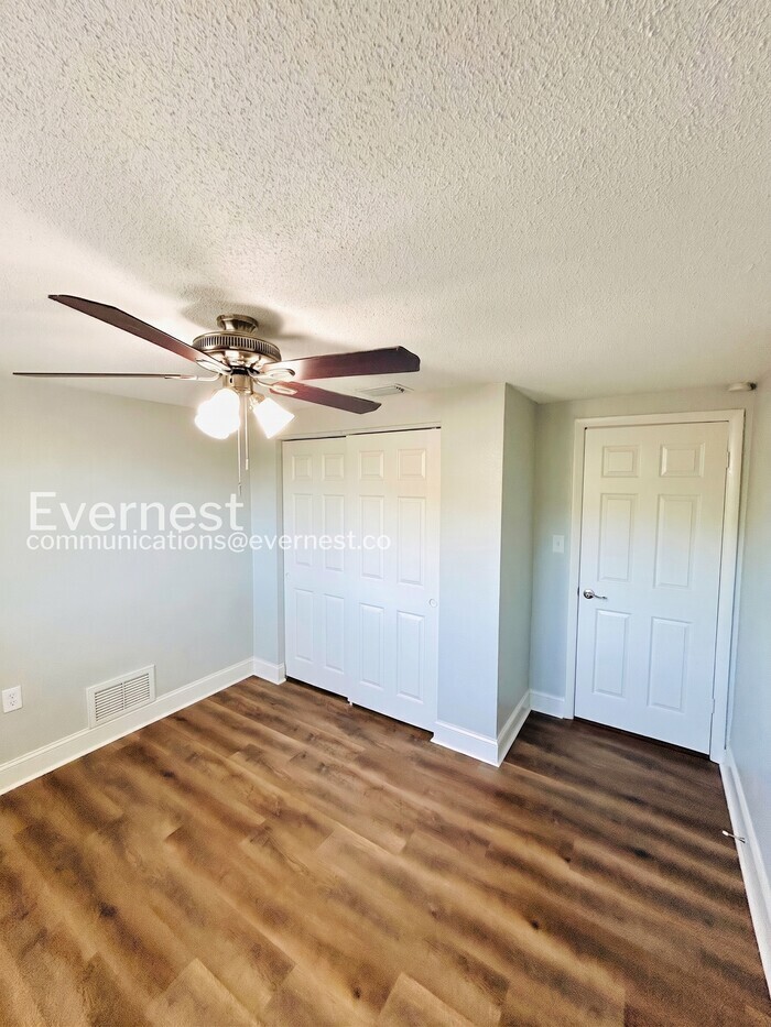 Building Photo - 1649 Dartmouth Dr