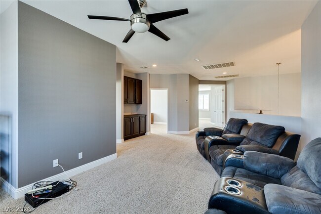 Building Photo - 152 Ultra Dr