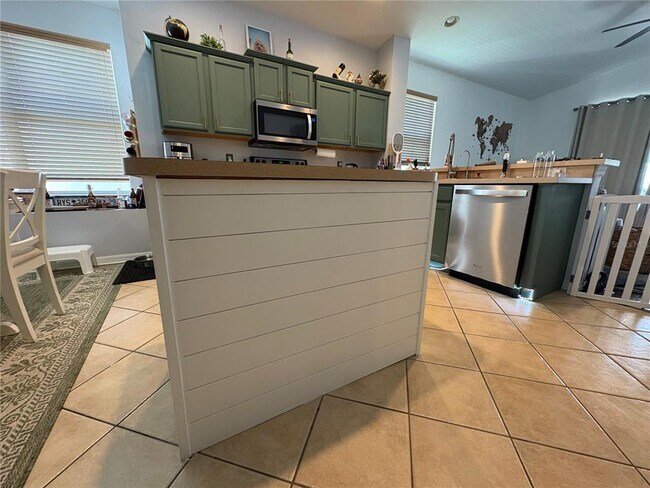 Building Photo - 8709 Sandy Plains Dr
