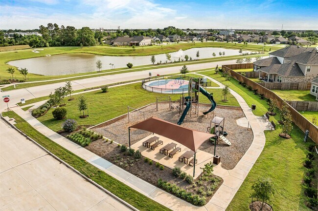 Building Photo - 32419 Sunbeam Dr