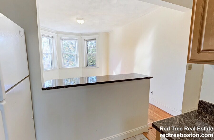 Building Photo - 195 Park Dr