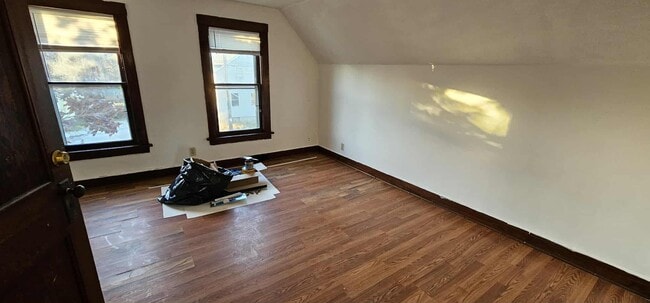 Building Photo - 2011 Monroe St